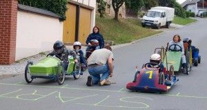 Tollkühne Seifenkistenflitzer in Waltersdorf