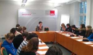 Pohlitzer Regelschüler zu Besuch bei Heike Taubert im Thüringer Landtag