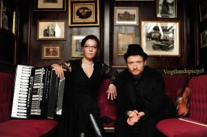 Romantische Mystik: Johannes Paul Gräßer und Szilvia Csaranko präsentieren neue CD mit "Rumeynishen Fantasien"