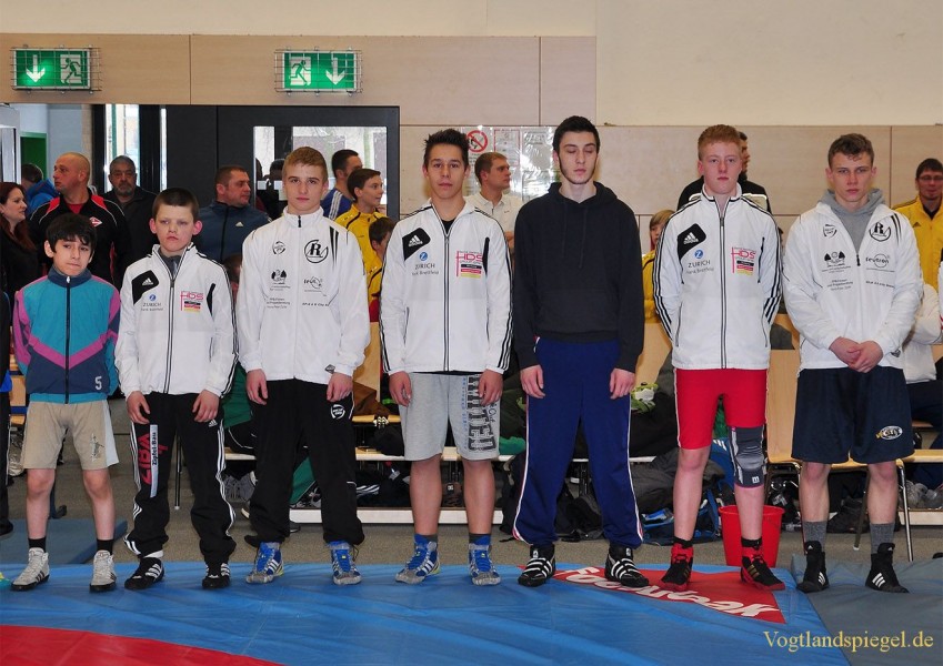 Junge Sportler des RSV Rotation Greiz bei Mitteldeutscher Meisterschaft in Plauen - v.l. Rasul Galamatov, Karl Suttner, Ron Watzek, Johannes Krause, Temirlan Galgatov, Anton Golle und  Maximilian Kahnt