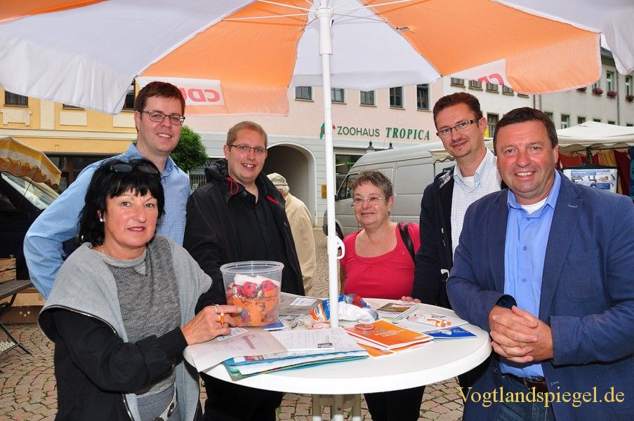 Infostand von MdB Volkmar Vogel und MdL Christian Tischner (CDU)