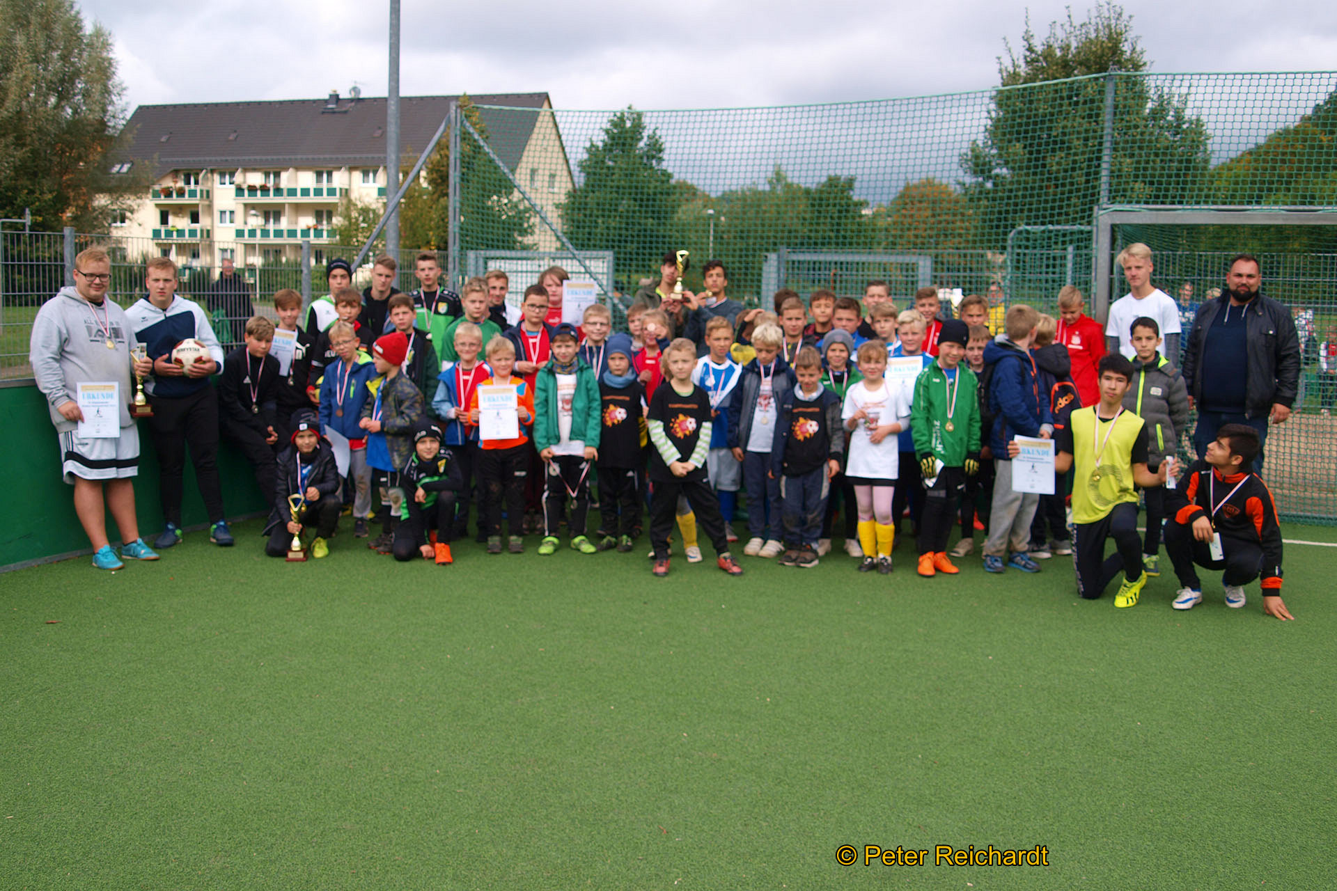 17 Mannschaften in vier Altersklassen kämpften auf dem Greizer DFB-Minispielfeld um den Greizer Neustadt-Pokal 2019.